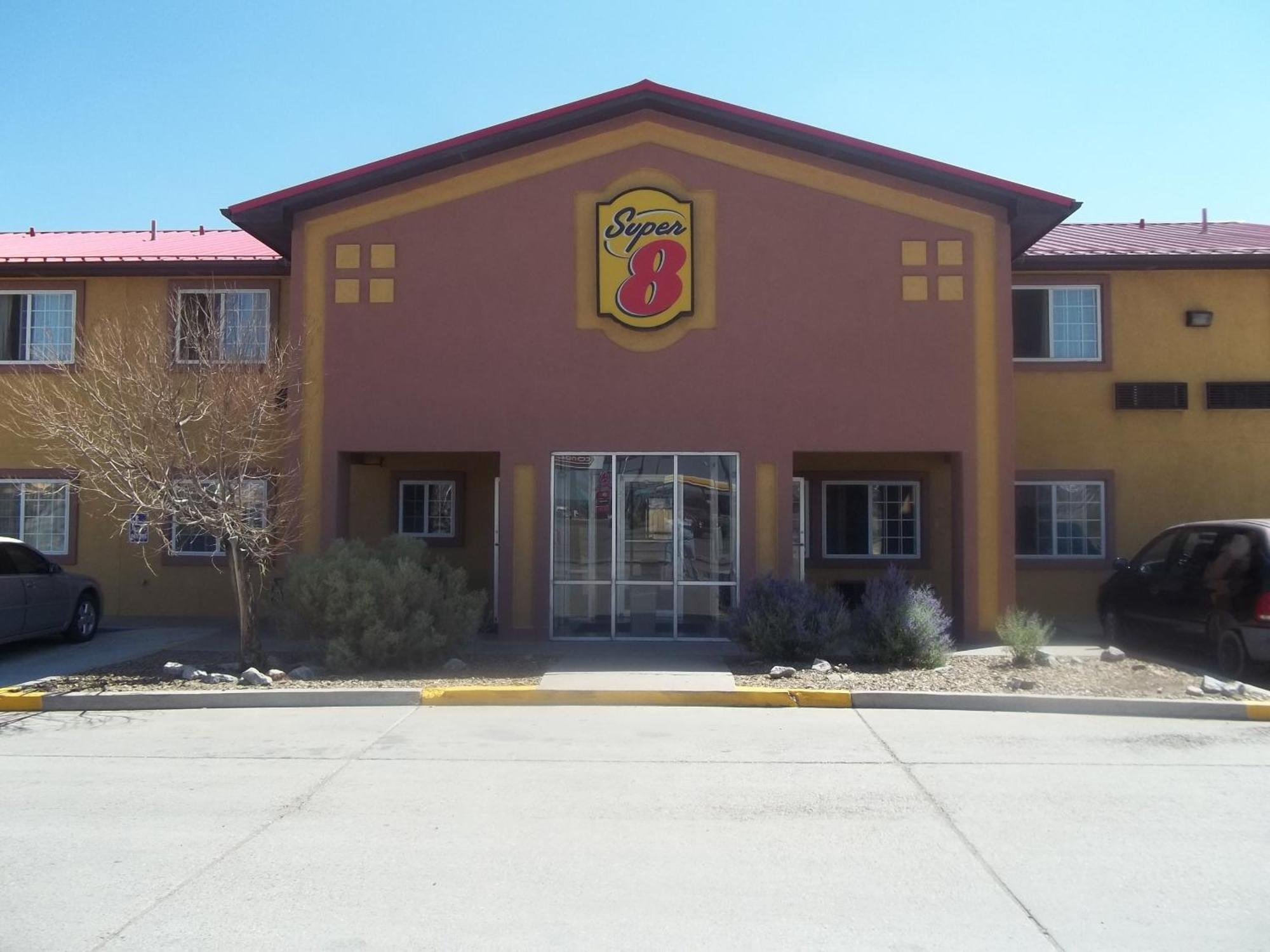 Super 8 By Wyndham Moriarty Motel Екстериор снимка